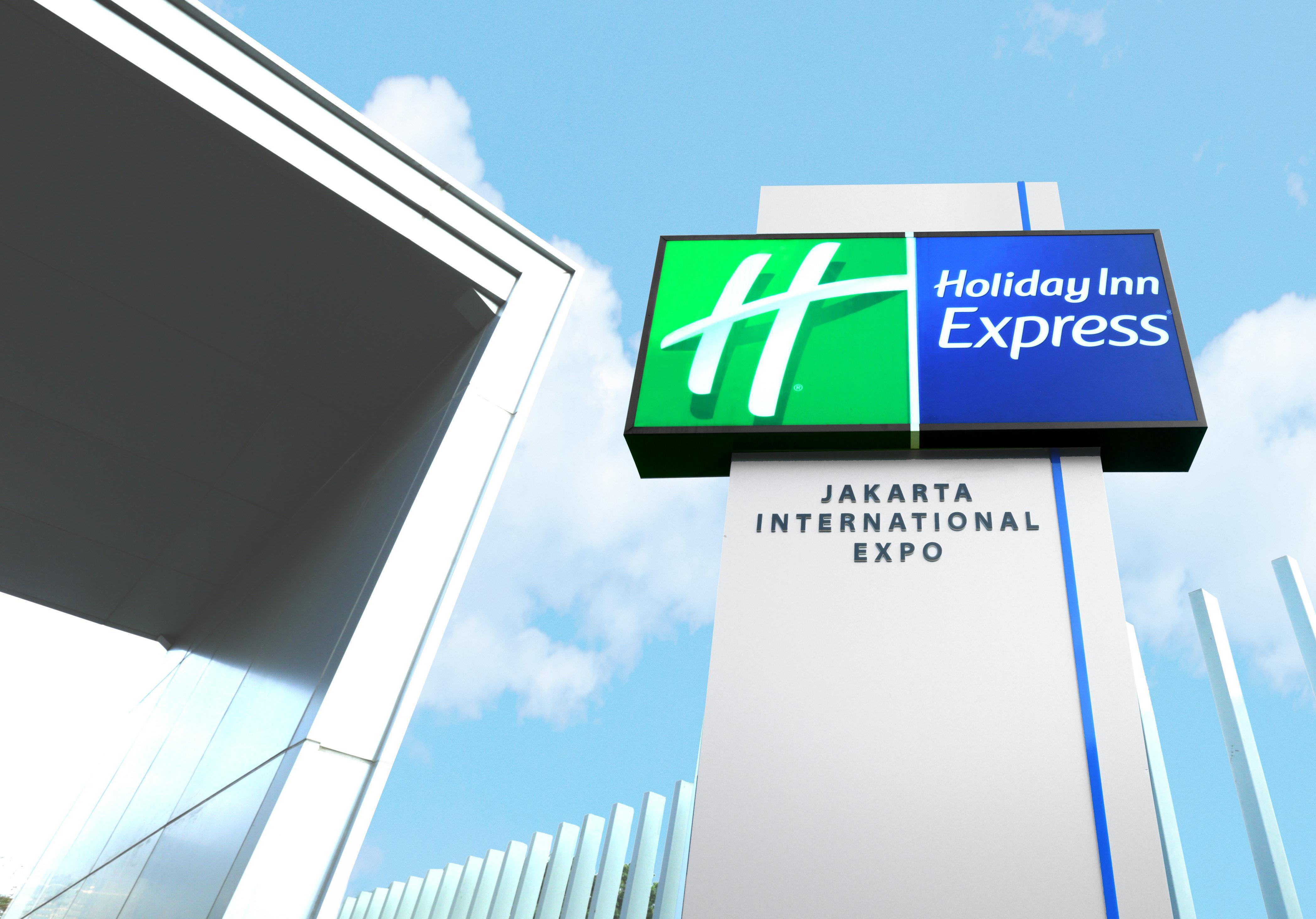 Holiday Inn Express Jakarta International Expo By Ihg Exterior photo