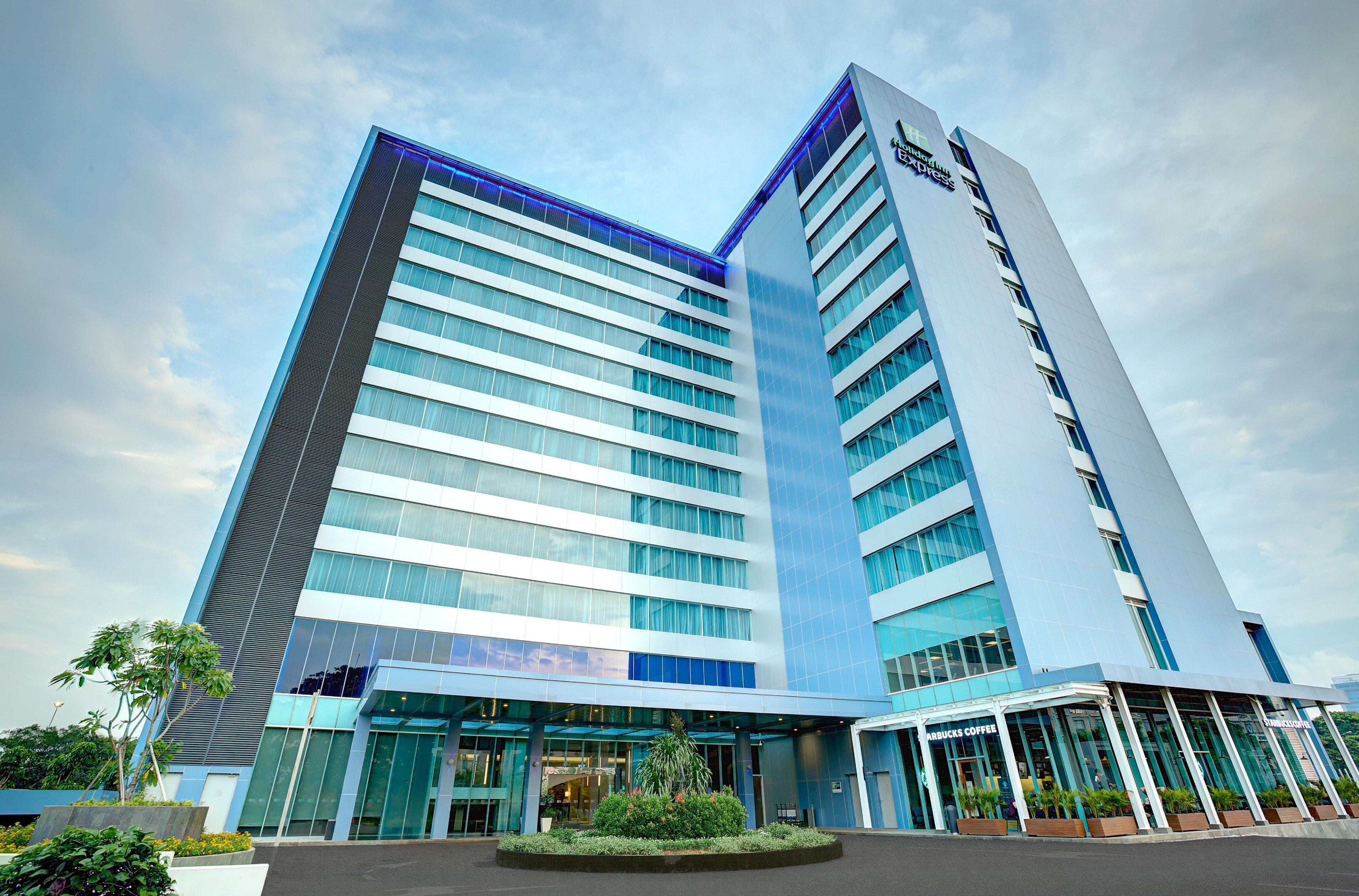 Holiday Inn Express Jakarta International Expo By Ihg Exterior photo