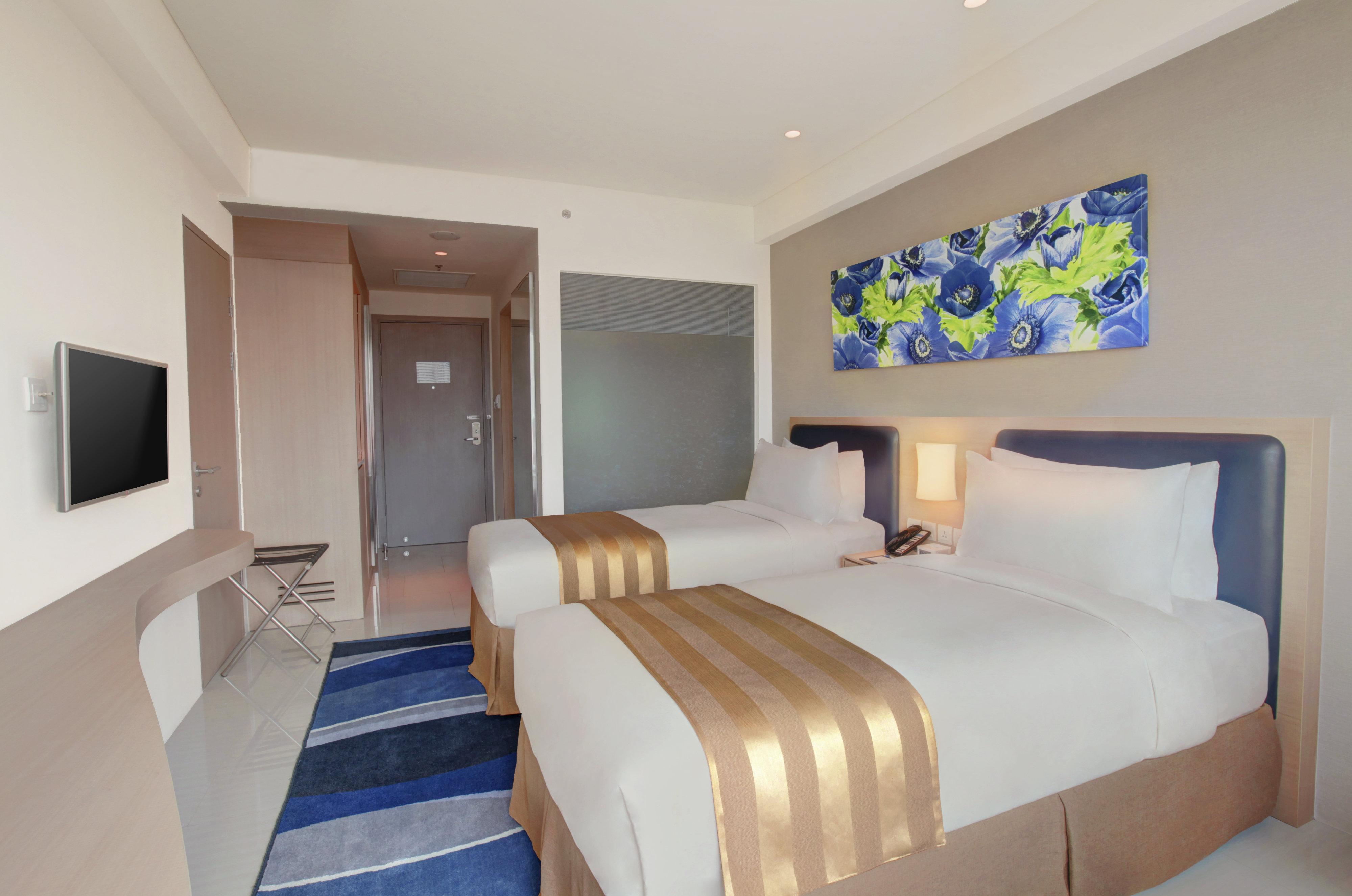 Holiday Inn Express Jakarta International Expo By Ihg Exterior photo