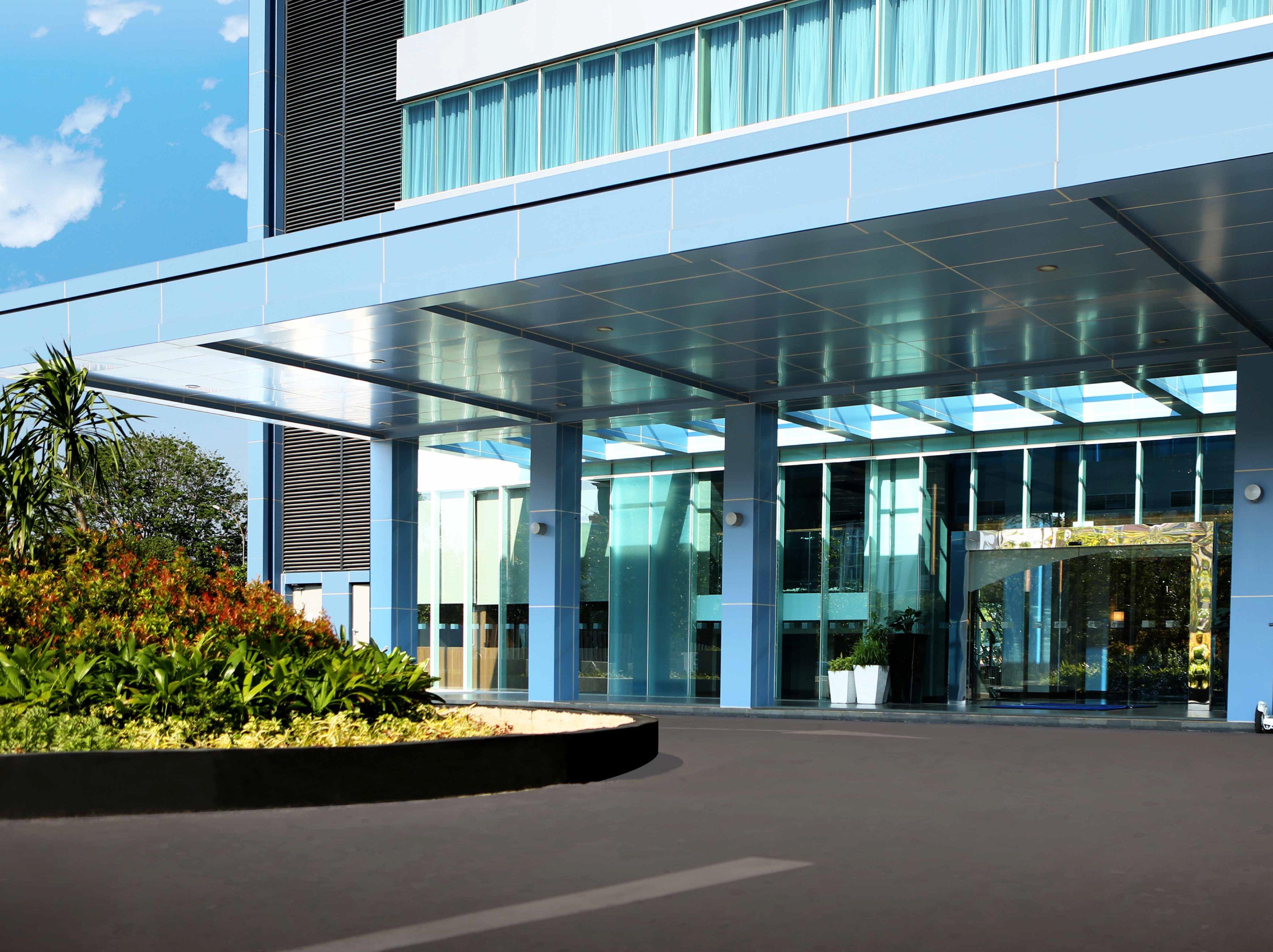 Holiday Inn Express Jakarta International Expo By Ihg Exterior photo