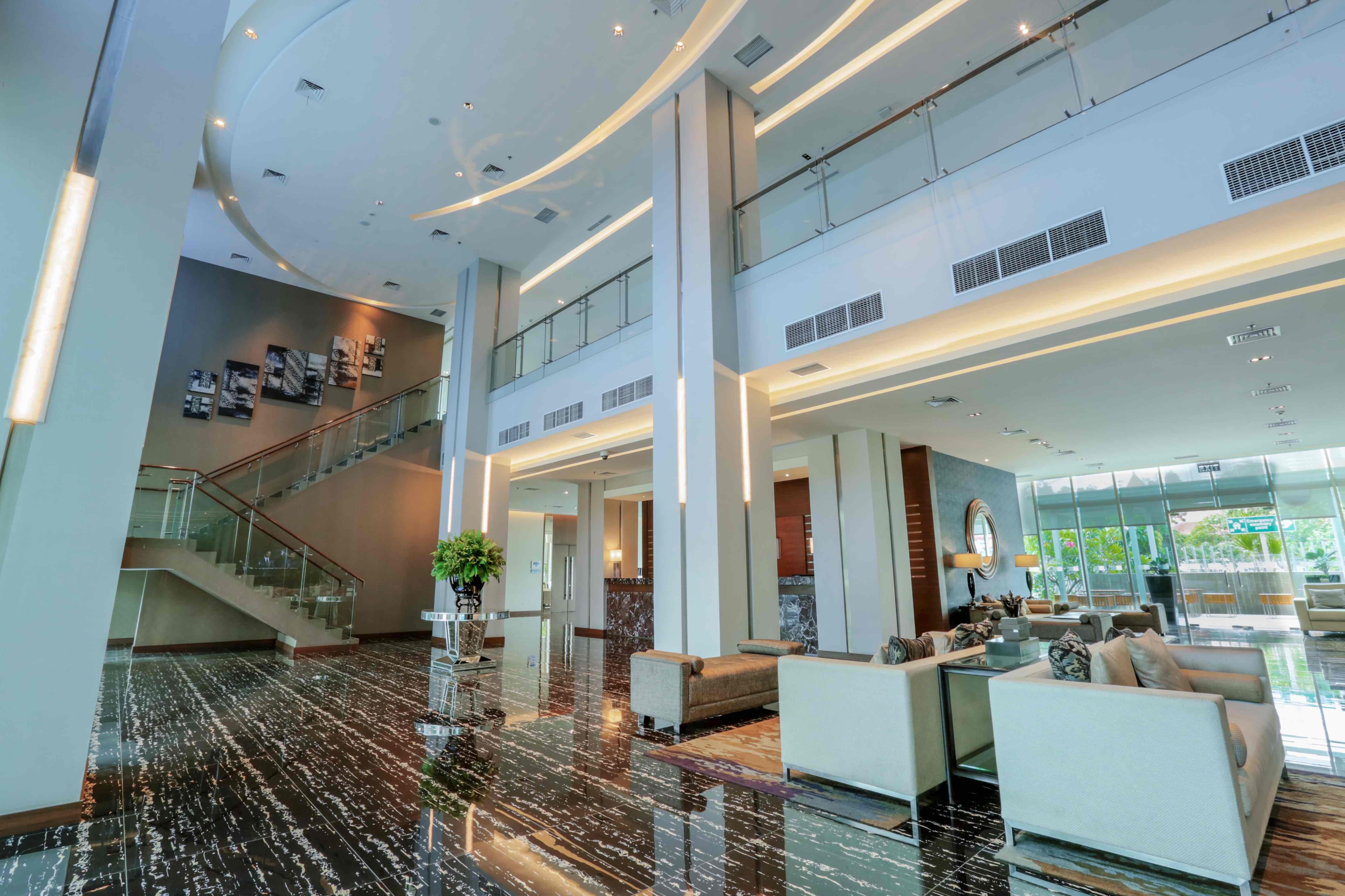 Holiday Inn Express Jakarta International Expo By Ihg Exterior photo