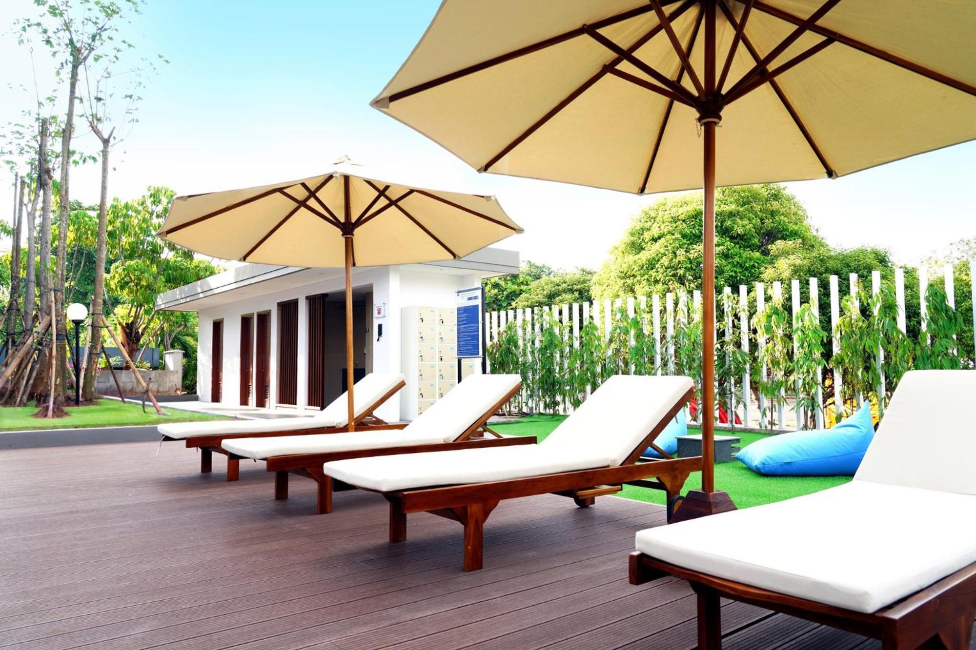 Holiday Inn Express Jakarta International Expo By Ihg Exterior photo
