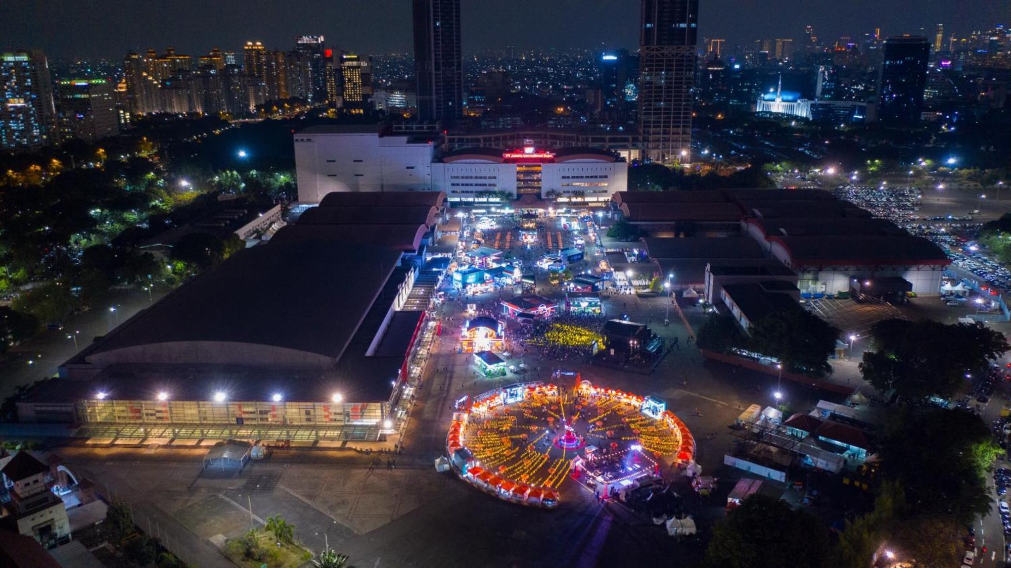 Holiday Inn Express Jakarta International Expo By Ihg Exterior photo