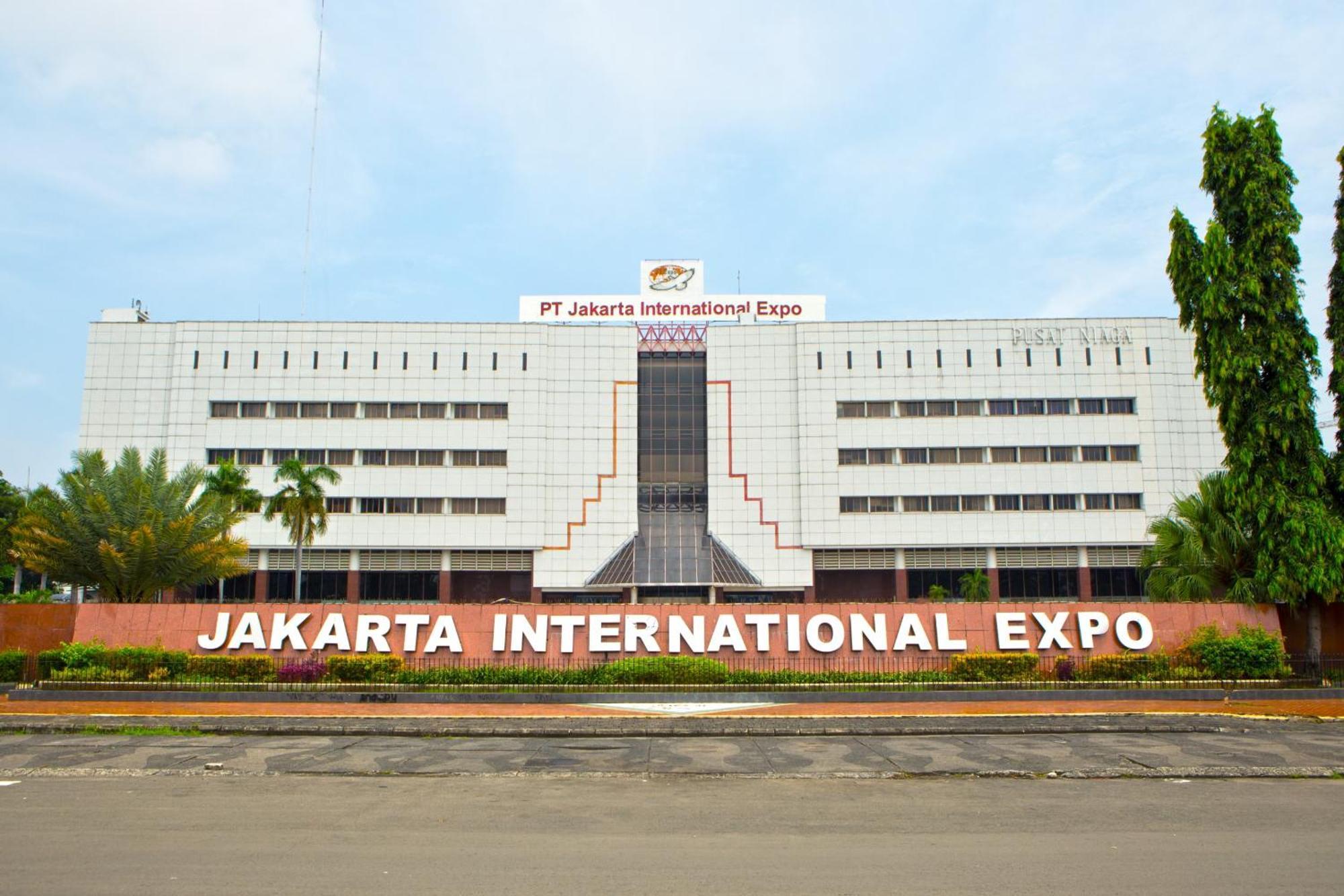 Holiday Inn Express Jakarta International Expo By Ihg Exterior photo